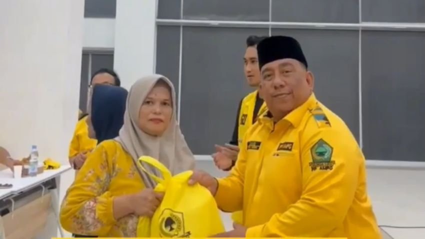 Buka Puasa Bersama Warga Korban Banjir, AMPG Berikan 500 Paket Sembako