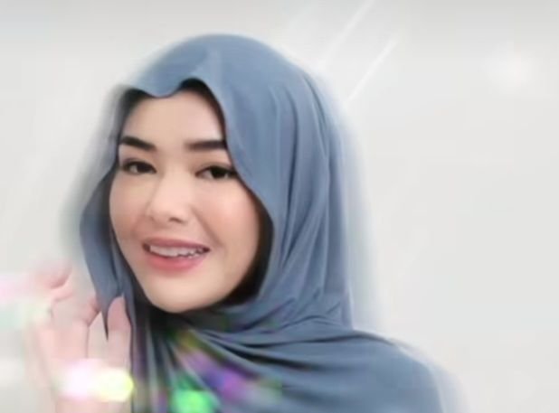 Amanda Manopo Pakai Hijab saat Bukber