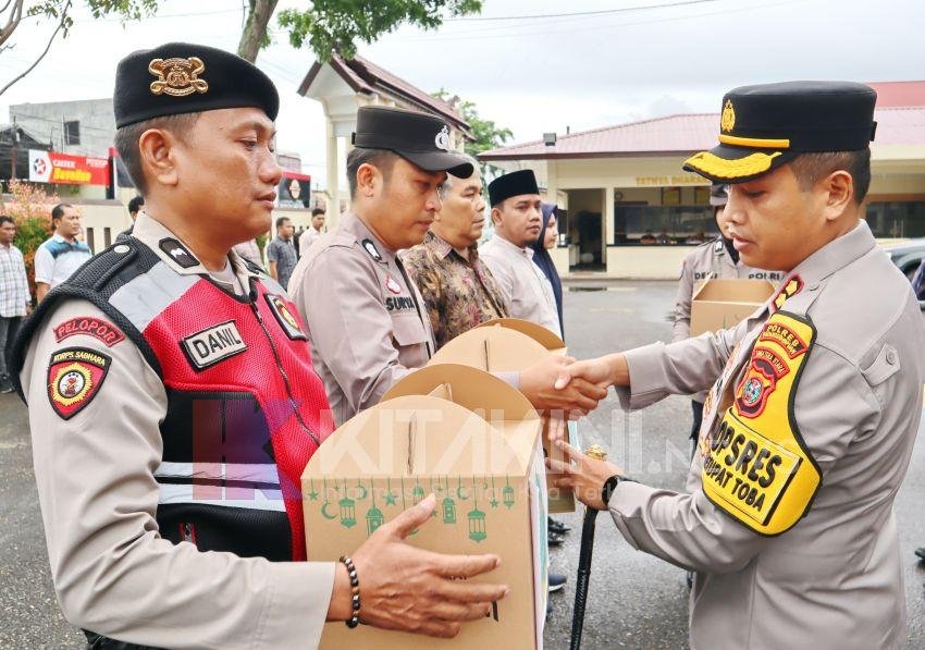 Kapolres Padangsidimpuan Berikan Paket Bingkisa Idul Fitri
