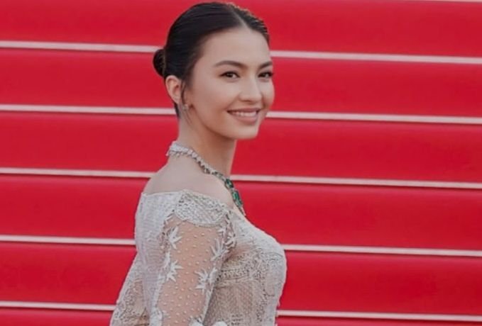 Bukan Tak Laku, Raline Shah Resmi Jadi Presiden Jomblo