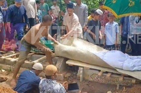 Kecelakaan Bus ALS di Padangpanjang, Ibu dan Dua Anak Dimakamkan di Padangsidimpuan