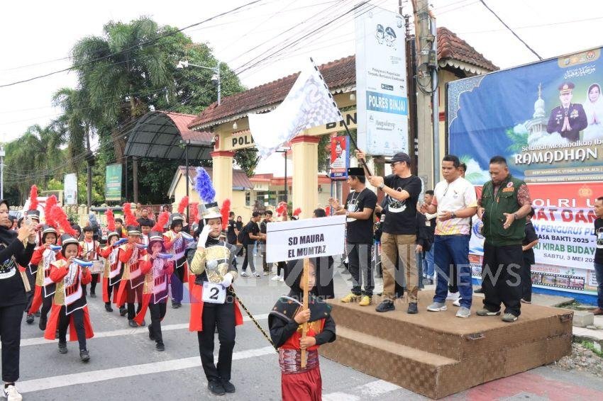 Kadispora Melepas Pawai Kirab Budaya PDBI Kota Binjai