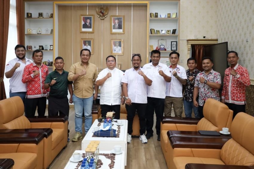 Riau Alexander Siahaan Audiensi ke Walikota, Harapkan Wesley Hadiri Pelantikan KONI Siantar
