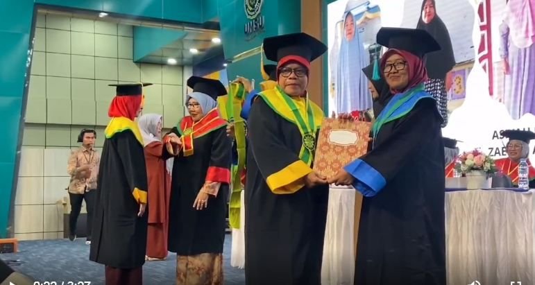Hari Lansia Nasional, Puluhan Nenek di Medan Diwisuda untuk Gelar Sarjana