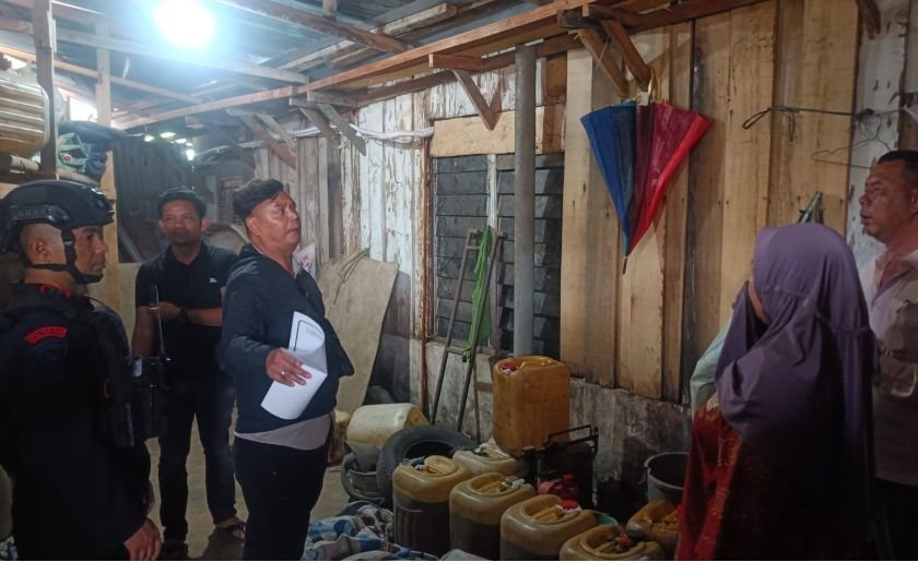 Polisi Bongkar Penimbunan BBM Bersubsidi di Pancur Batu, 1,8 Ton Disita