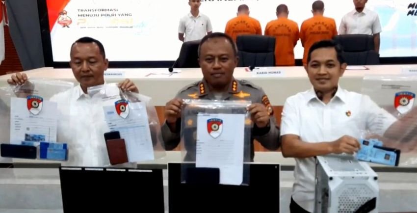 Polda Riau Bongkar Sindikat Pemalsuan KTP, Libatkan Pegawai Honorer