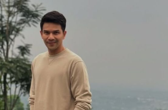 Jonathan Frizzy Pakai Baju Oranye, Terancam 12 Tahun Penjara