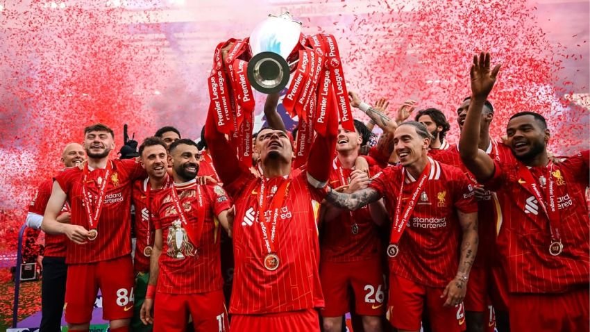 Liverpool Angkat Trofi Premier League di Anfield Usai Imbang 1-1 Lawan Crystal Palace