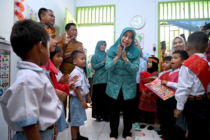 Titiek Sugiharti Kunjungi Posyandu dan PAUD di Sergai