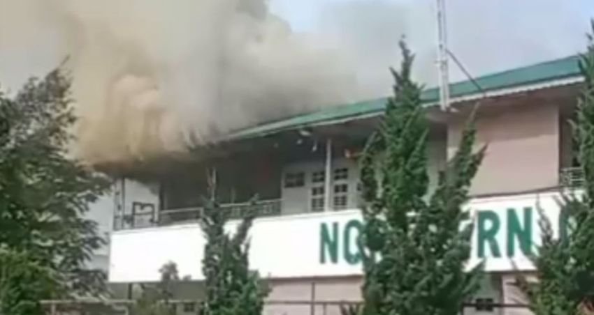 Sekolah Belakang Rumah Dinas Gubsu Terbakar
