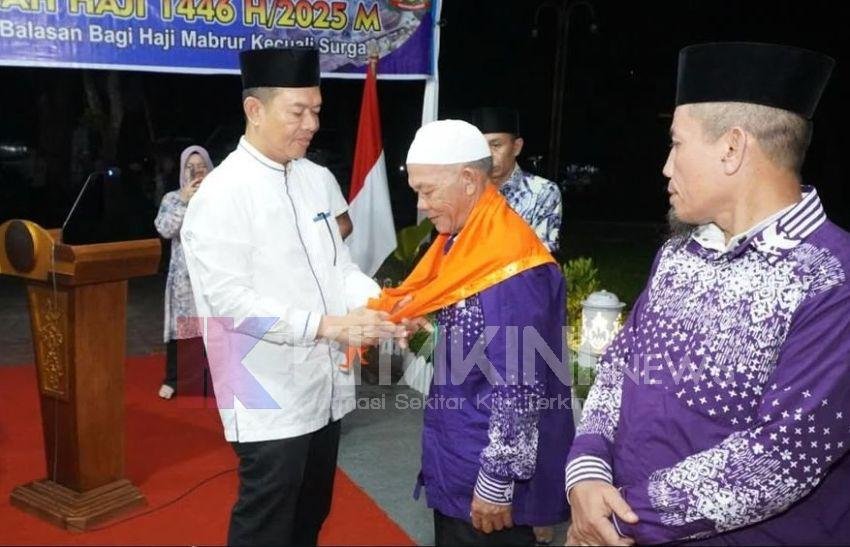 Sekda Langkat Lepas 101 Jemaah Calon Haji Menuju Mekkah