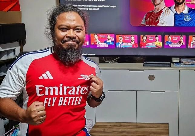 Pakai Jaket Arsenal, Is Pusakata Diusir dari Stadion PSG