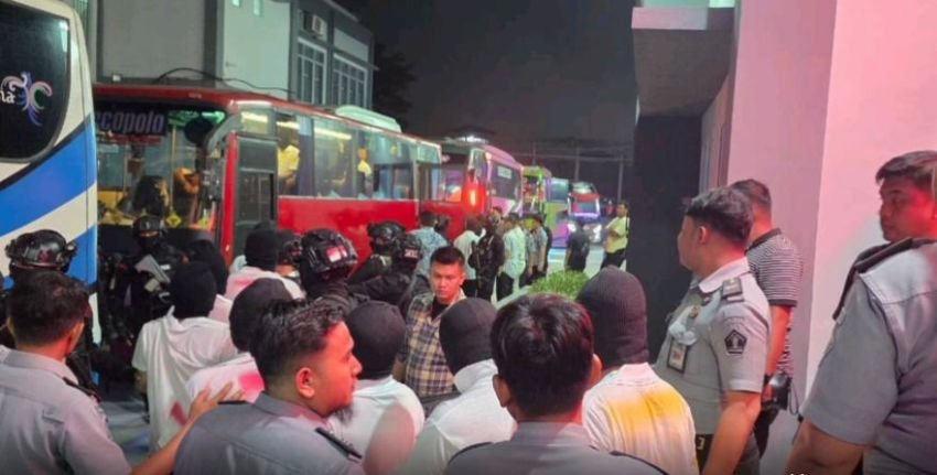 Sebanyak 100 Napi High Risk Hukuman Mati dan Seumur Hidup Dipindahkan ke Nusakambangan