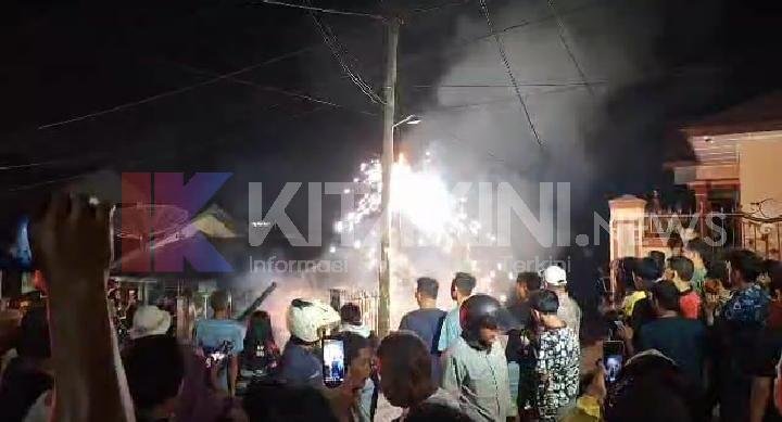Warga Jalan Handayani Seketika Dihebohkan Kobaran Api Terbakarnya Sebuah Bengkel