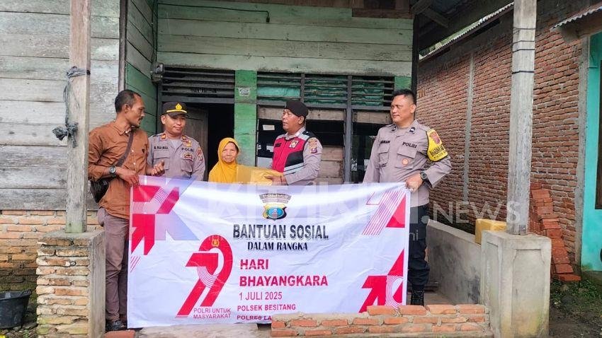 Polsek Besitang Salurkan Bansos Untuk Warga Sambut Hari Bhayangkara ke-79