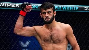 Gadzhi Rabadanov Hancurkan Kevin Lee Lewat TKO Ronde Pertama, Murid Khabib Melaju ke Final PFL 2025
