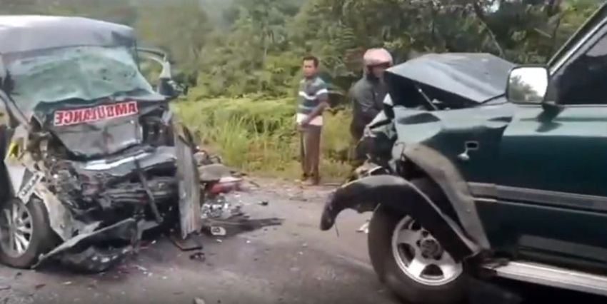 Pasien dan Supir Ambulans Tewas dalam Kecelakaan di Pelalawan