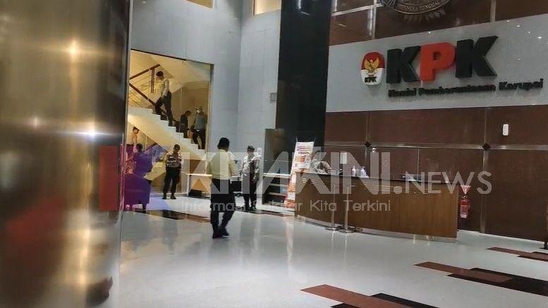 Enam Orang Terjaring OTT KPK di Medan, TIba di Kantor KPK