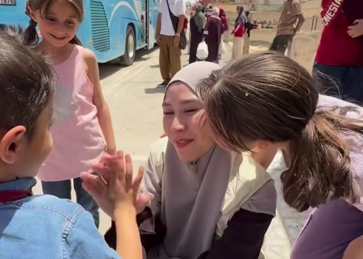 Ikut Global March to Gaza, Zaskia Adya Mecca Diawasi Intel dan Polisi Mesir