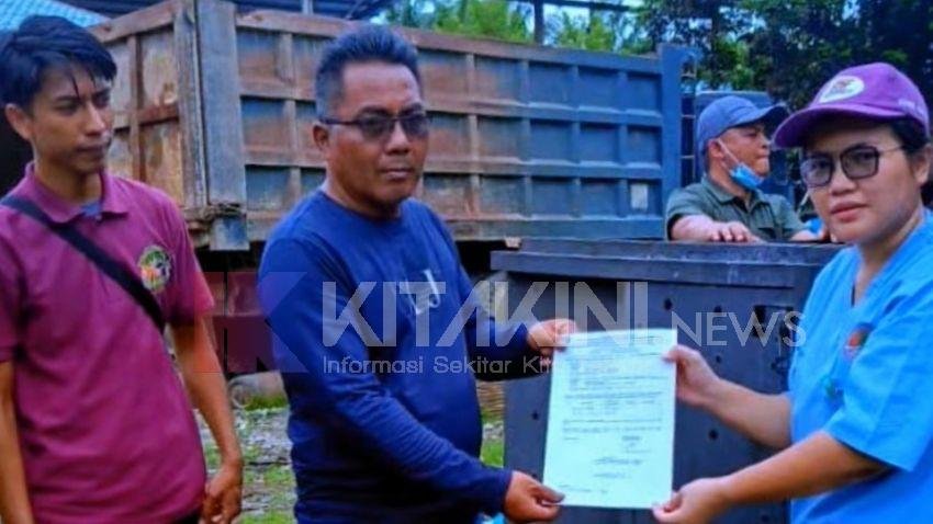 Seekor Beruang Madu Betina Diserahkan Warga ke BKSDA