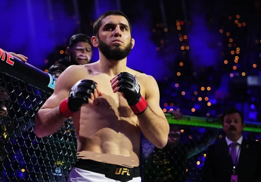 Islam Makhachev Buka Suara Usai Sabuk Kelas Ringan Miliknya 'Dilucuti' UFC