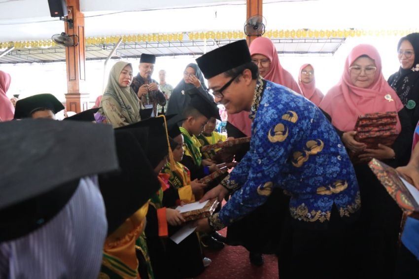 Wisuda Santri TK LPPTKA-BKPRMI Kota Binjai, Pemko Komitmen Dukung Pendidikan Qurani