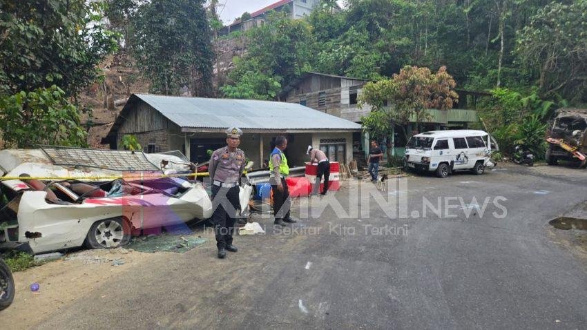 Satlantas Polres Tapteng Olah TKP Peristiwa Tabrakan Beruntun di Sitahuis