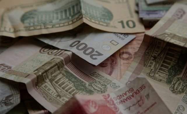 Efek Klaim Presiden Trump, Sore Ini Nilai Tukar Rupiah Menguat