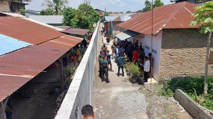 Melawan Tembok Tanpa Izin, Warga Mabar Gugat PT KIM, DPRD Meradang