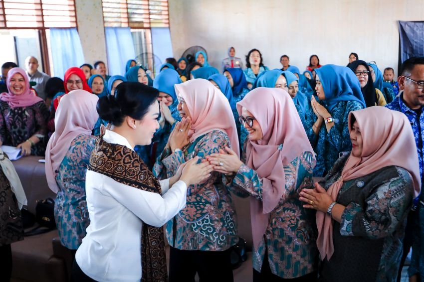 Ny Airin Ajak Kader Lindungi Anak dari Kekerasan dan Pernikahan Dini