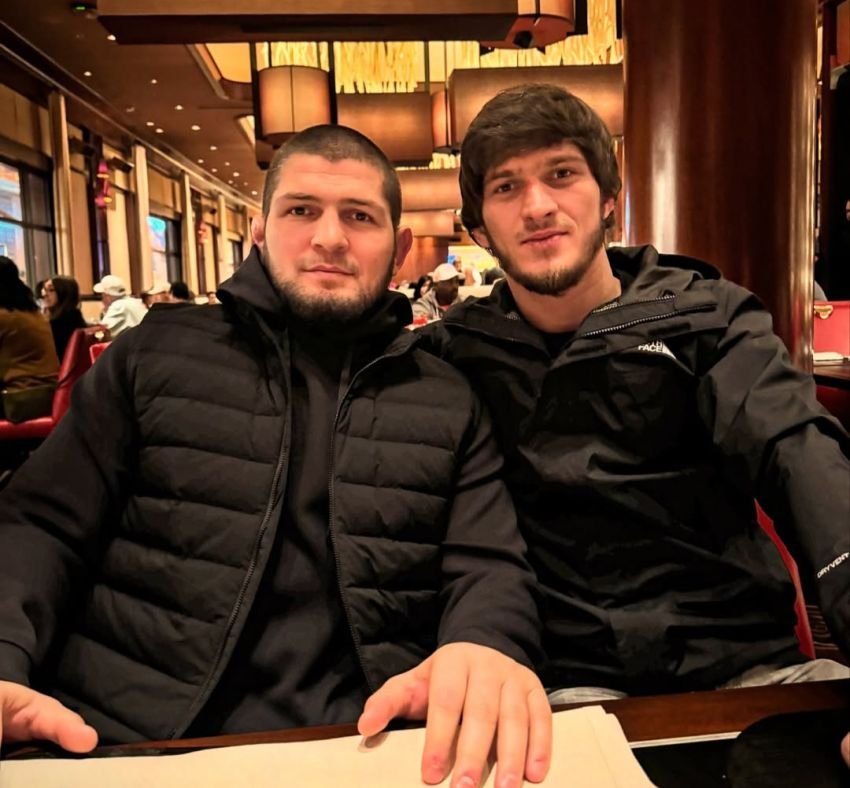 Khabib Nurmagomedov Tawarkan Bantuan ke Movsar Evloev untuk Rebut Sabuk UFC: Saya Bisa Bantu Banyak Hal