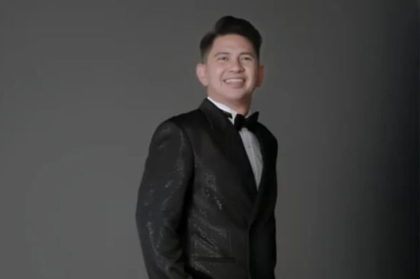 Ronnie Sianturi Ogah Cerai meski Atiek CB Selingkuh dengan Bule