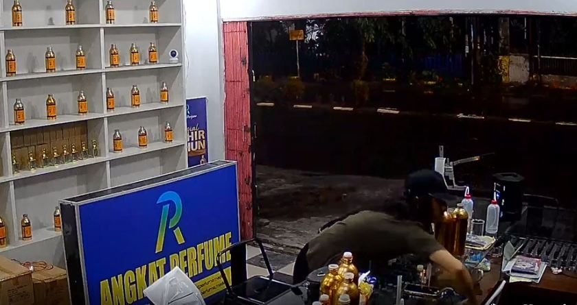 Video Viral, Wanita Curi Tas Penjaga Toko Modus Beli Parfum