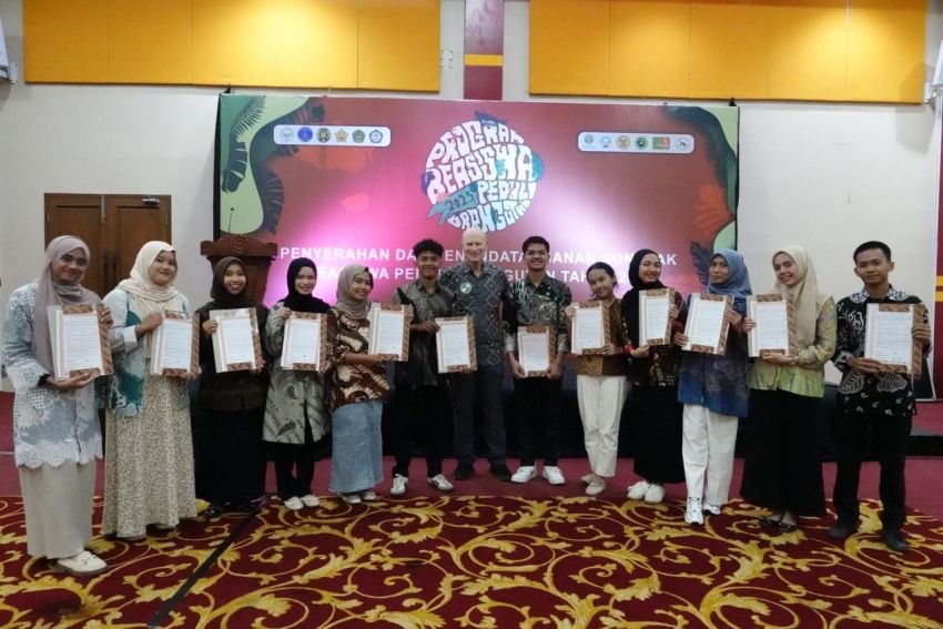 12 Mahasiswa Aceh dan Sumut Raih Beasiswa Peduli Orangutan 2025