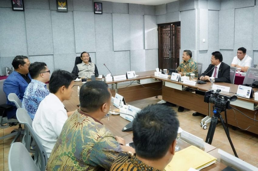 Sehari Dilantik, Togap Bahas KEK Danau Toba Dengan Luhut