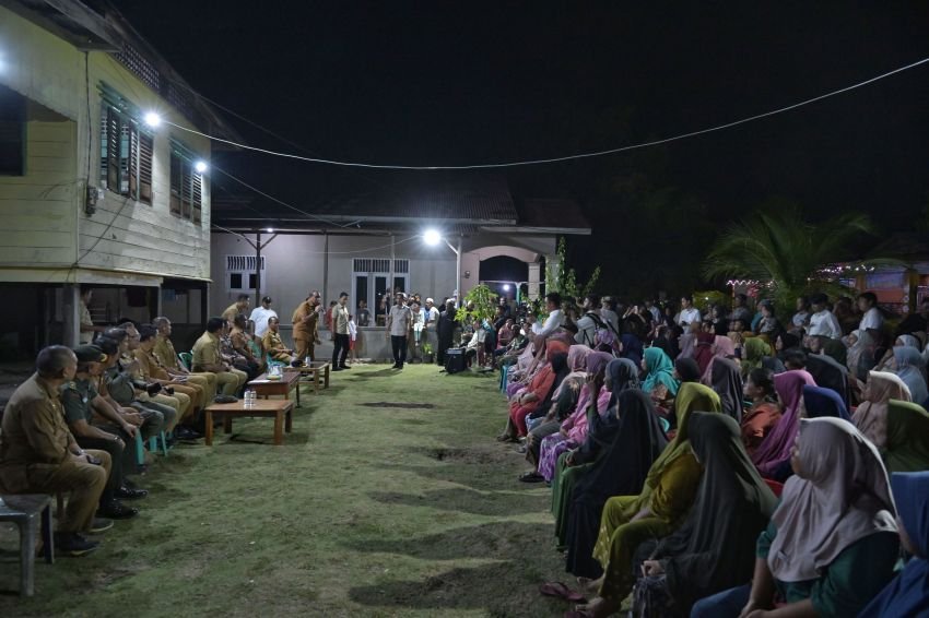 Seharian Serap Aspirasi di Pulau Kampai, Bobby Disambut Meriah Ribuan Warga