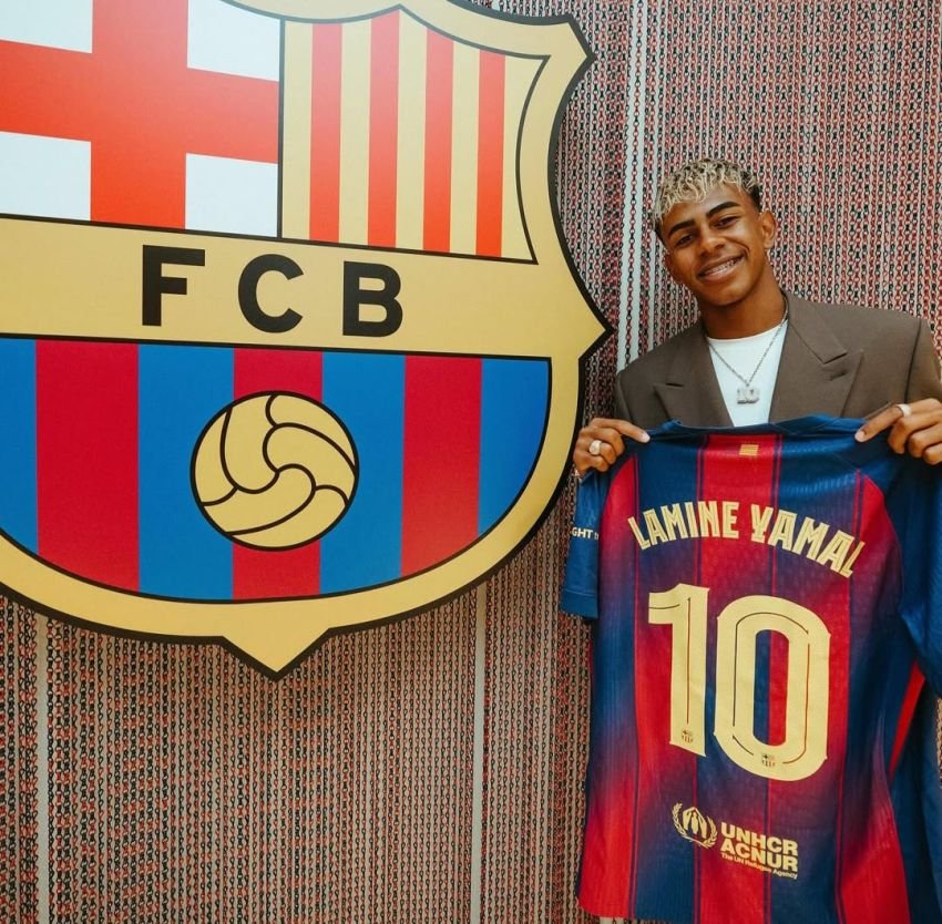 Lamine Yamal Resmi Kenakan Nomor 10 Barcelona, Warisi Jejak Legenda Camp Nou
