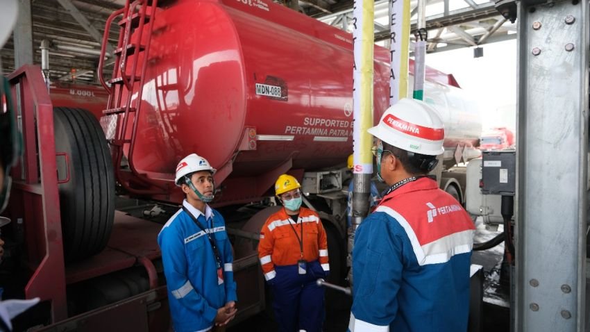 Evaluasi Pendistribusian BBM, Tenaga Ahli ESDM Kunjungi Fuel Terminal Medan