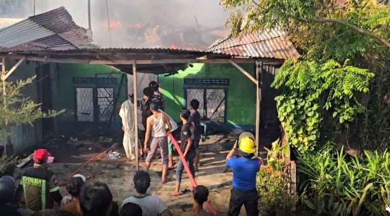 Mesin Cuci Meledak, Empat Rumah Ludes Terbakar di Medan Labuhan