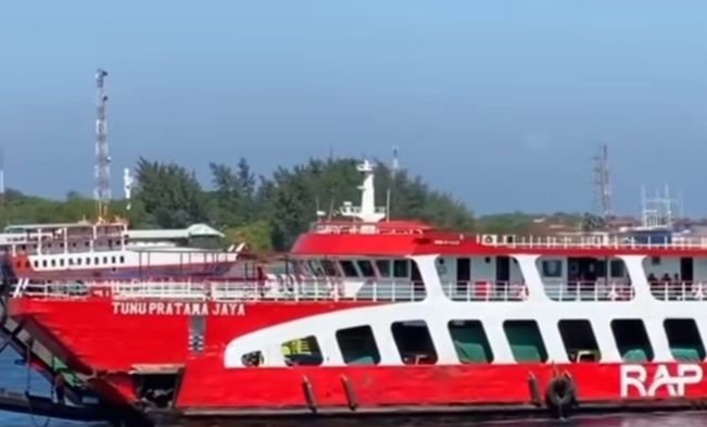 Kapal Motor Penumpang Tenggelam di Selat Bali, Lima Tewas