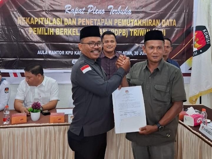 Bawaslu Tapsel Hadiri Pleno KPU untuk Pemutahiran Data Pemilih Berkelanjutan