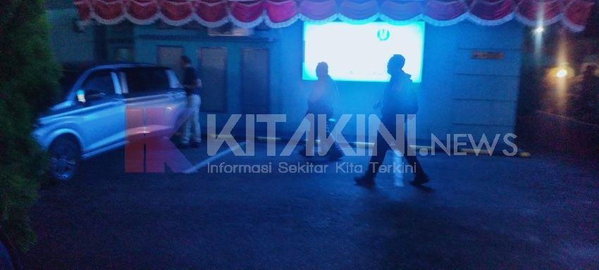 Usai Pemeriksaan, KPK Gotong 1 Koper