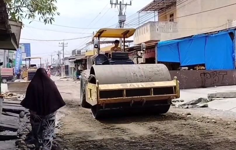 Pasca Video Mancing di Jalan Rusak, Warga Deliserdang Swadaya Bangun Sendiri