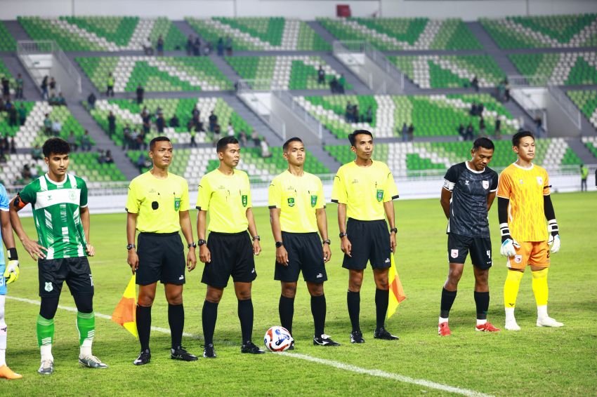 PSMS Medan Kenakan Ban Hitam dan Heningkan Cipta Sebelum Laga
