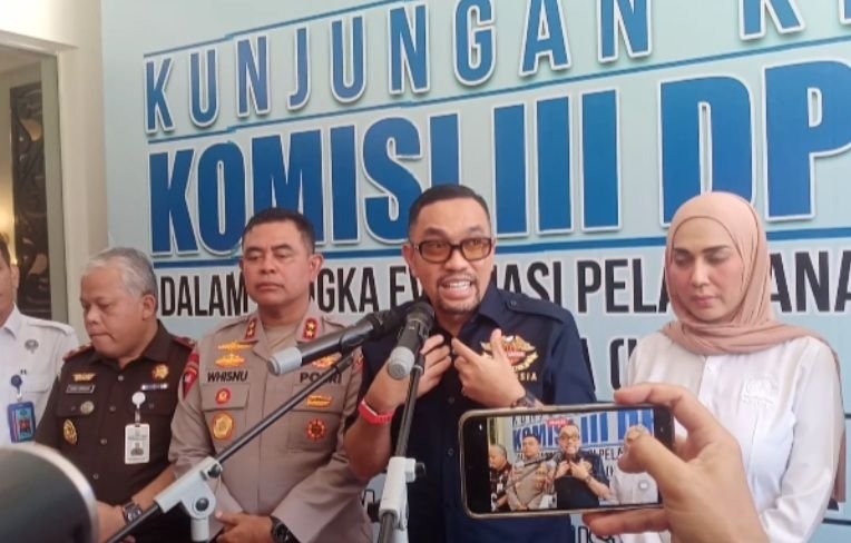 Ucapan “Tolol” Ahmad Sahroni Berujung Mutasi dari Komisi III ke Komisi I DPR