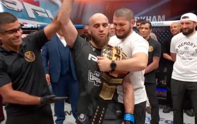 Dominasi Total: Didampingi Khabib, Khaybulaev Kunci Pinedo di Ronde 5 dan Rebut Gelar Dunia PFL