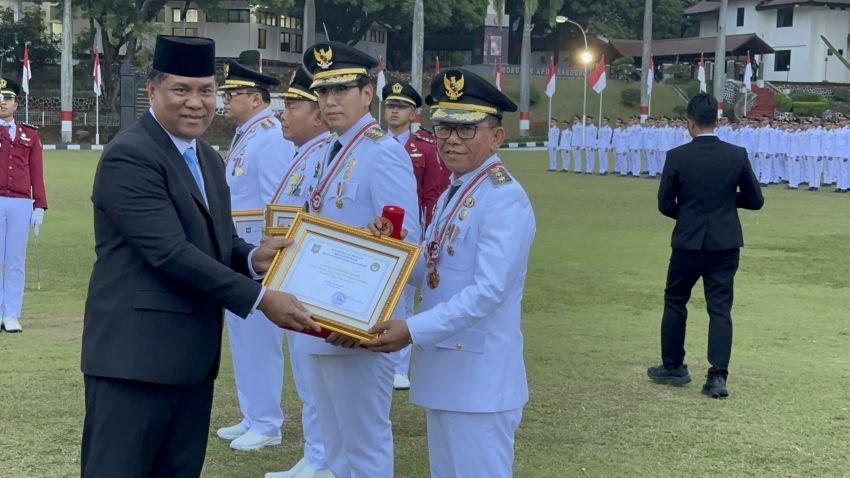 Wali Kota Medan Terima Penghargaan dari IPDN, Dukung Sinergi Pemerintah dan Alumni