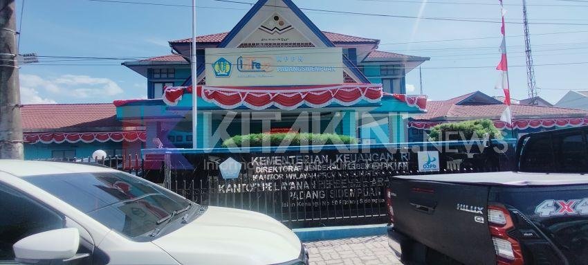 KPK Periksa Letnan Dalimunthe dan Irsan Efendi