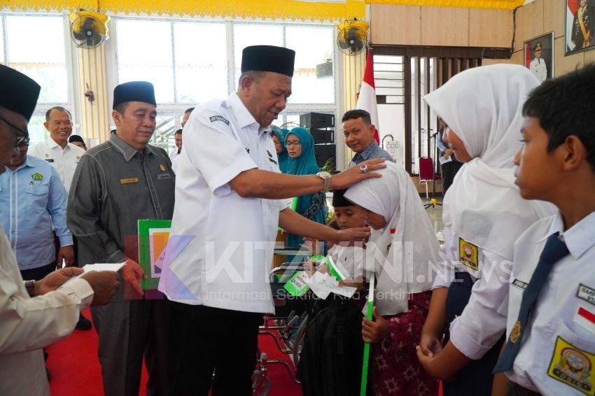 Bupati Syah Afandin Salurkan Rp417 Juta Dana Baznas untuk Mustahik