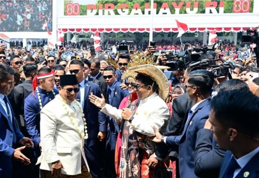 Presiden Prabowo Ikut Bergoyang, Lagu “Tabola Bale” Warnai Upacara HUT RI di Istana Merdeka